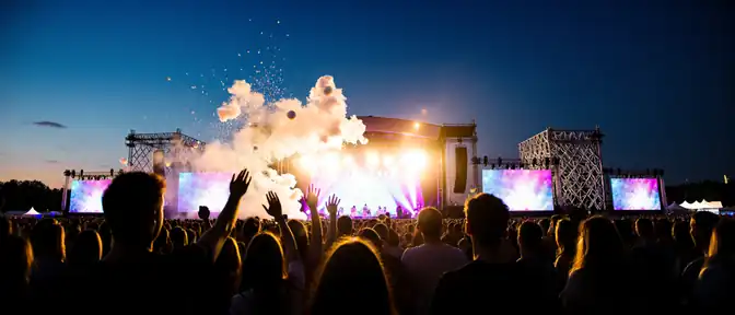 Музыкальный драйв на ВДНХ: чего ждать от масштабного VK Fest в середине июля