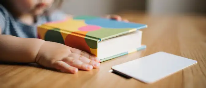 Новая инициатива по поддержке семей: когда заработает система детских книжных карт